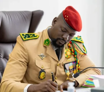 Doumbouya general Mamadi Decret 1024x683 1 360x320