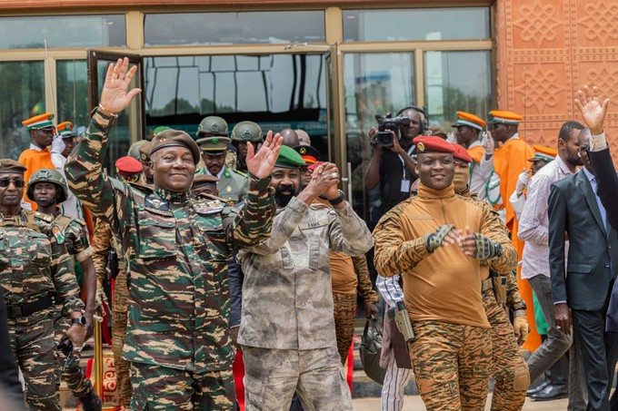 Dirigeants de lAES 1