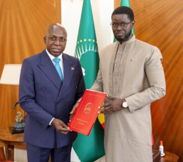 Tete antoine ministre angolais 3 1024x677 1 360x320