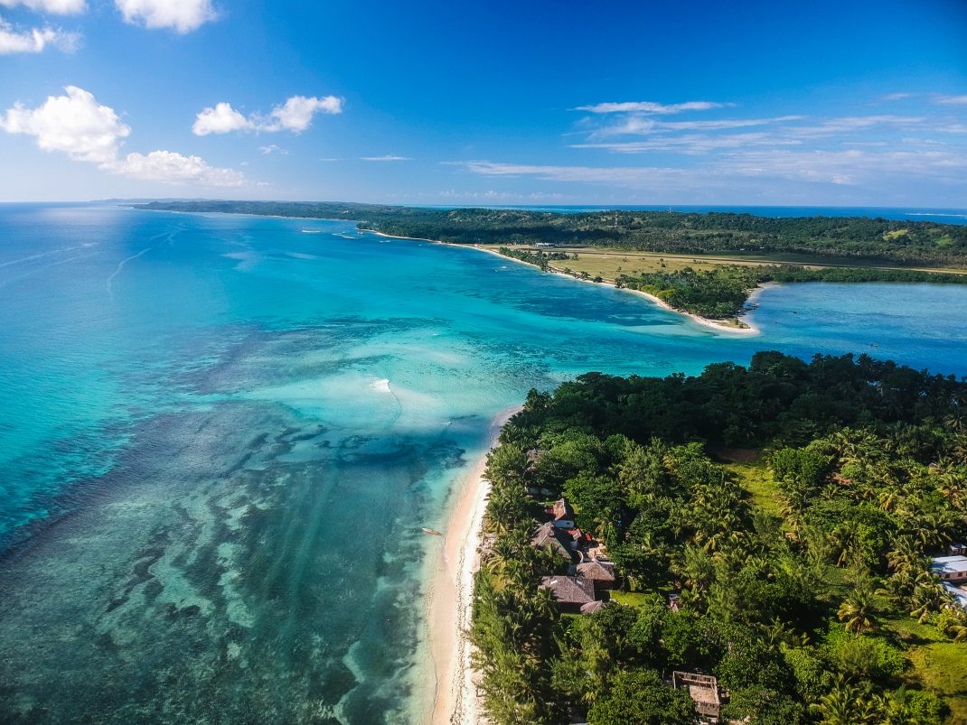 Ile sainte marie Uncharted backpacker