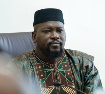 Mamadi doumbouya tenu tradi 360x320