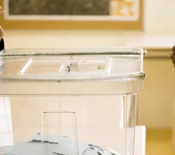 Ac20ea75eb44fdfc88e8f9c8aa51400359a457649c70ddc5e6ad73b66139bd6c 360x320