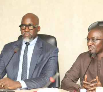 Fadilou Feita et min Olivier Boucal e1762326761792 1200x728 jpg 360x320