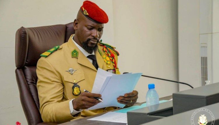 General Mamadi Doumbouya president de la Transition 1068x712 1 750x430 1