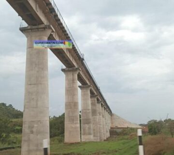 Pont ferroviaire de Simandou construit par Rio Tinto Simfer 360x320
