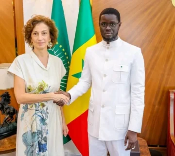 Son Excellence le President Bassirou Diomaye Diakhar Faye a recu en audience Mme Audrey Azoulay Directrice generale sortante de lUNESCO jpg 360x320