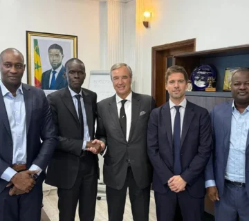 Port 1200x900 jpg 360x320