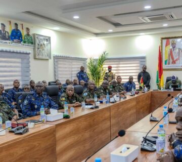 AY 1920x935 1 360x320