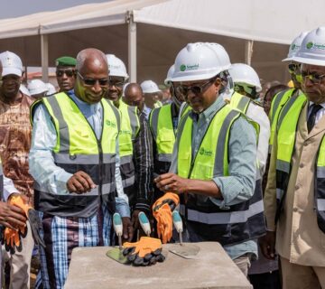 Pose de la premiere pierre de lERAM de Kindia 360x320