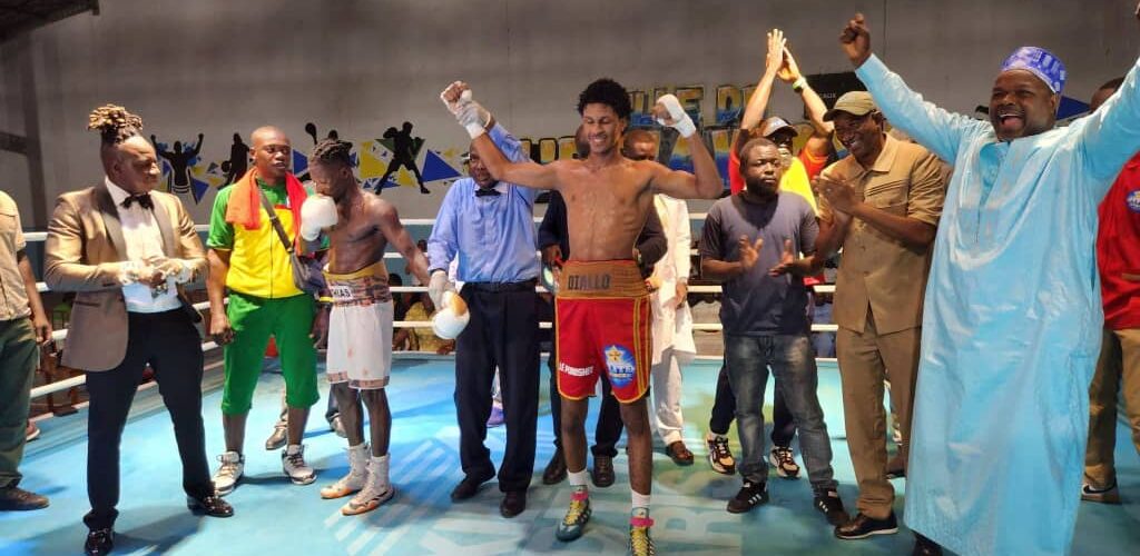 Boxe : Mouhamed Abdallah Diallo s’impose par KO face au Burkinabè Mathias Napaongo 