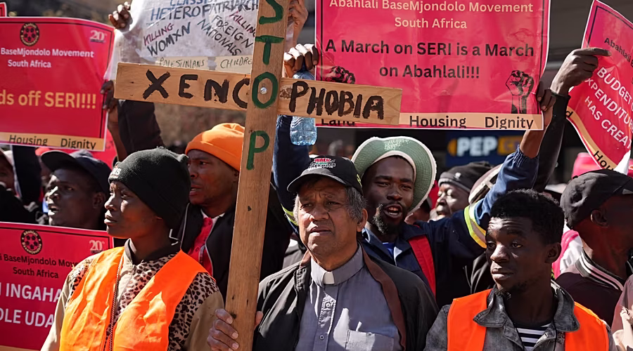 Afrique du Sud : tensions diplomatiques après la mort de deux ressortissants nigérians, Abuja dénonce des violences xénophobes 