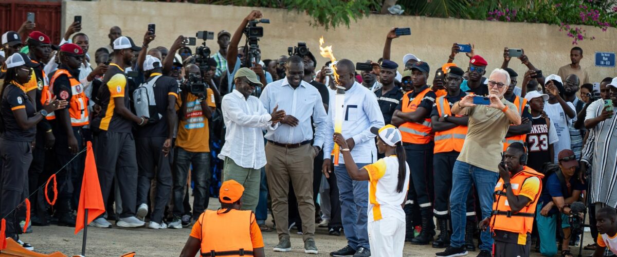 Dakar 2026 : la Flamme des Jeux olympiques de la jeunesse fait vibrer Saint Louis 