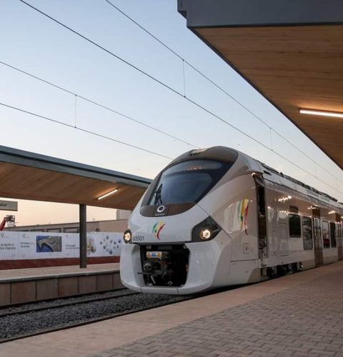 Le_TER_à_la_gare_de_Dakar,_le_15_janvier_2019